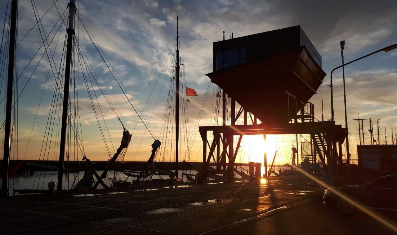 Slapen In Een Trechter Harlingen Exteriér fotografie